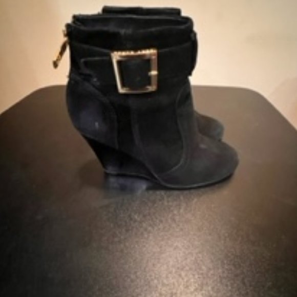 Tory Burch black suede wedge ankle boots size 5.5 - Picture 3 of 15